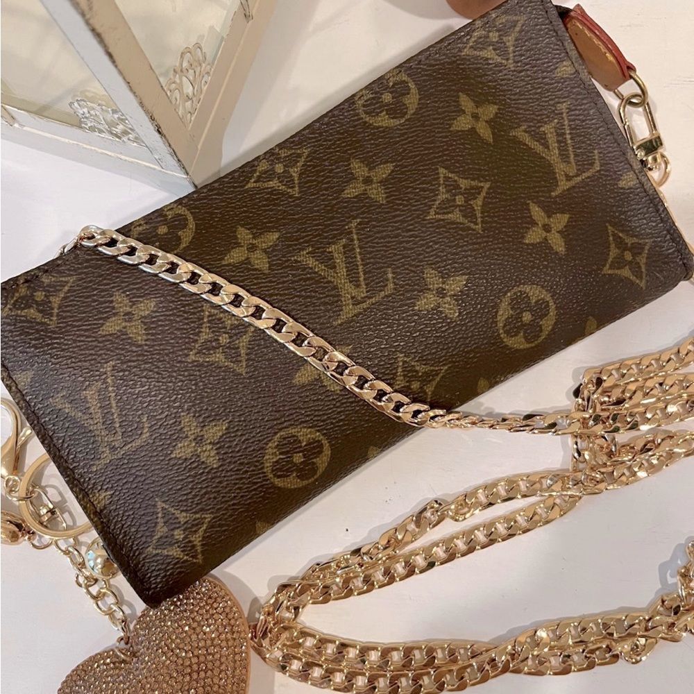Louis Vuitton crossbody bag